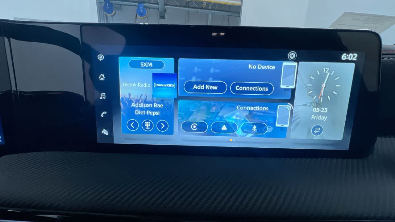 Vehicle image 24 of 46