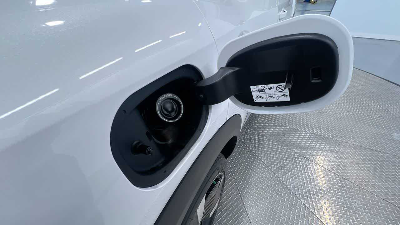 Vehicle image 42 of 46