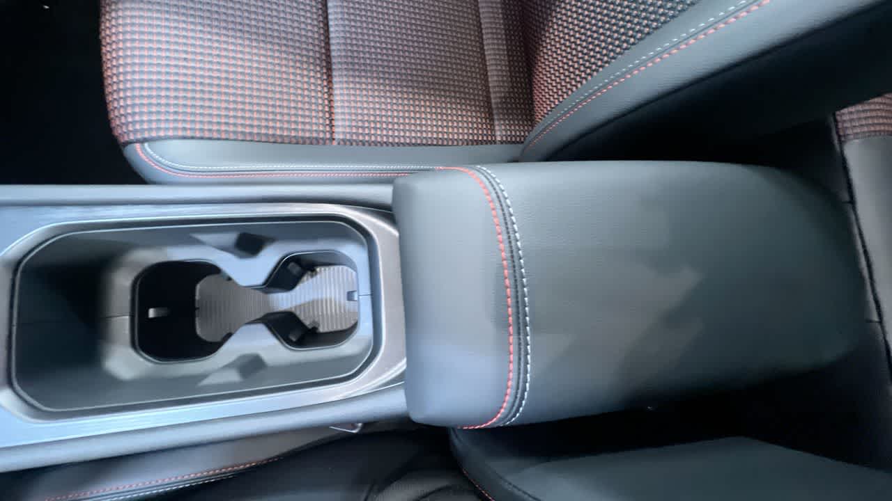 Vehicle image 23 of 46