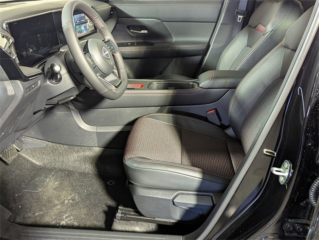Vehicle image 6 of 15