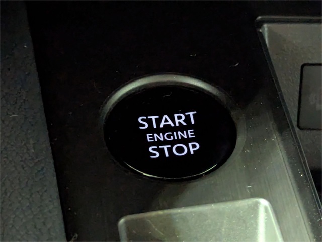 Vehicle image 12 of 15