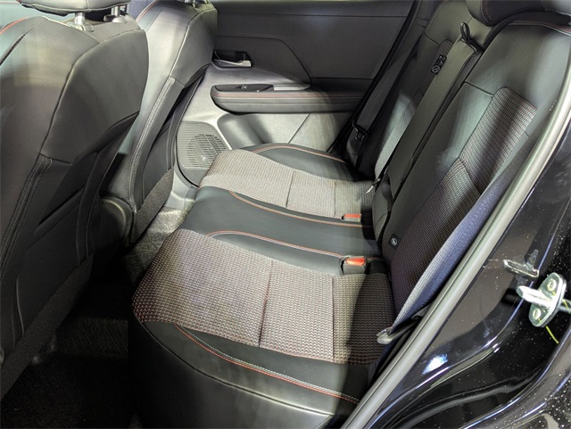 Vehicle image 13 of 15