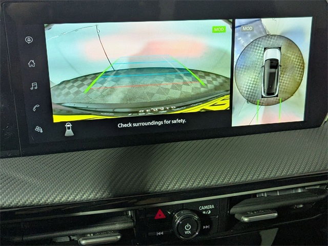 Vehicle image 10 of 15