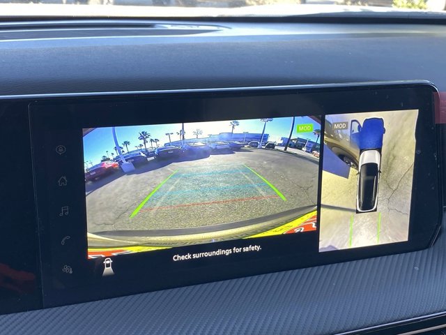 2025 Nissan Kicks SR Image 15 of 18