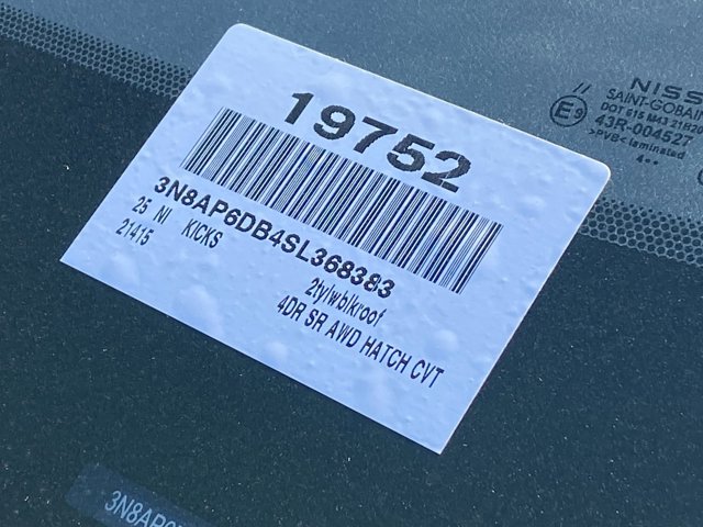 2025 Nissan Kicks SR Image 18 of 18