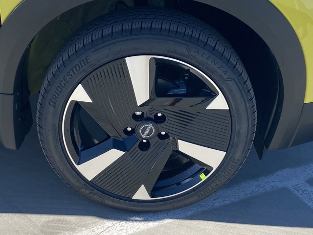 2025 Nissan Kicks SR Image 6 of 18