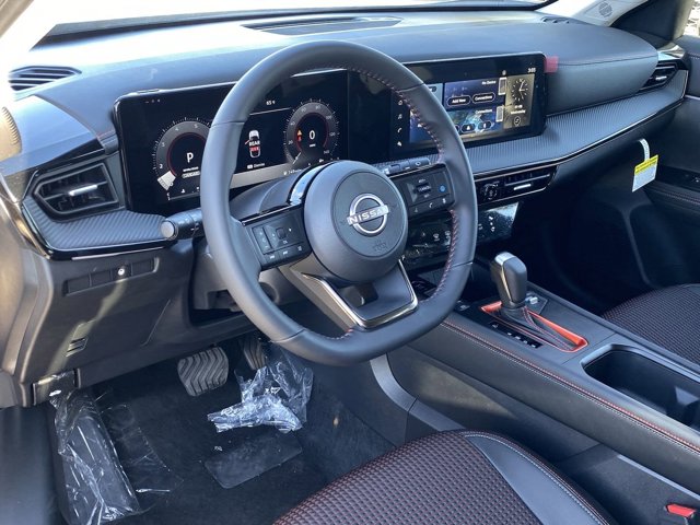 2025 Nissan Kicks SR Image 11 of 18