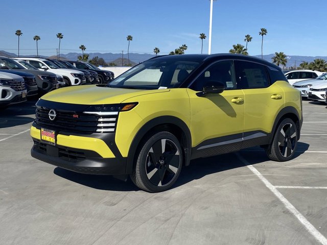 2025 Nissan Kicks SR Image 2 of 18