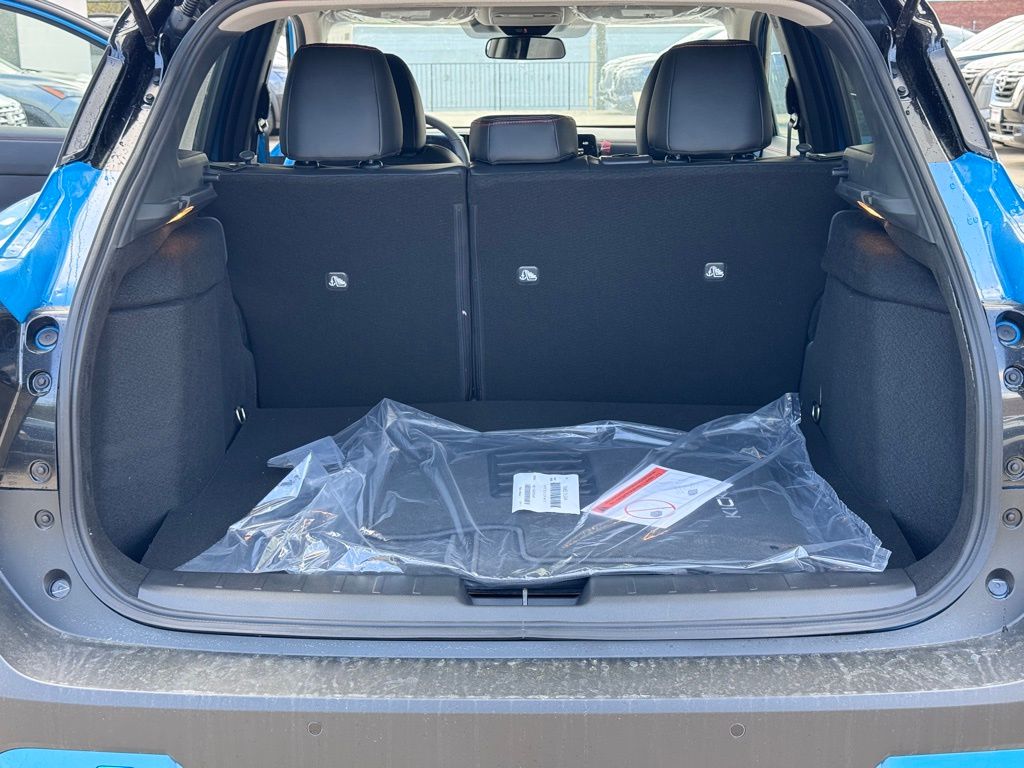 Vehicle image 24 of 26
