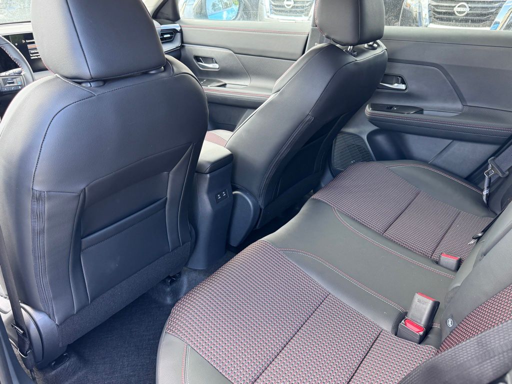 Vehicle image 20 of 26