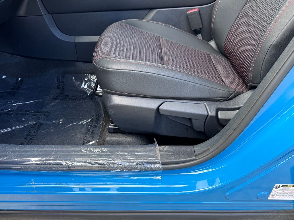 Vehicle image 18 of 26