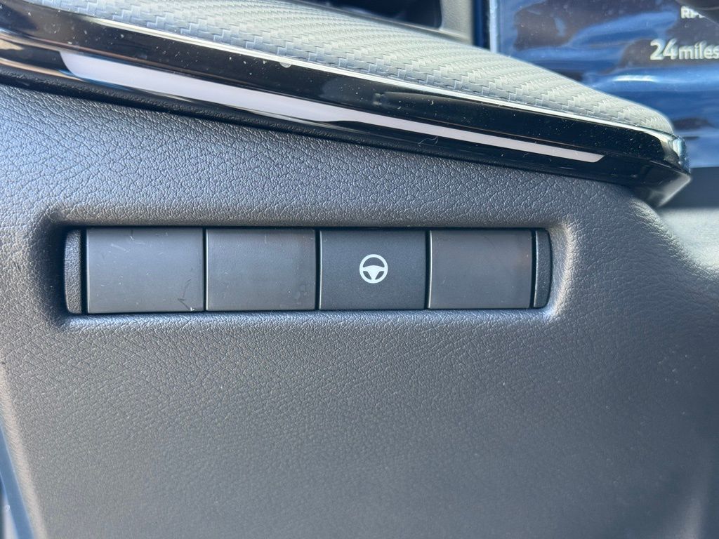 Vehicle image 15 of 26