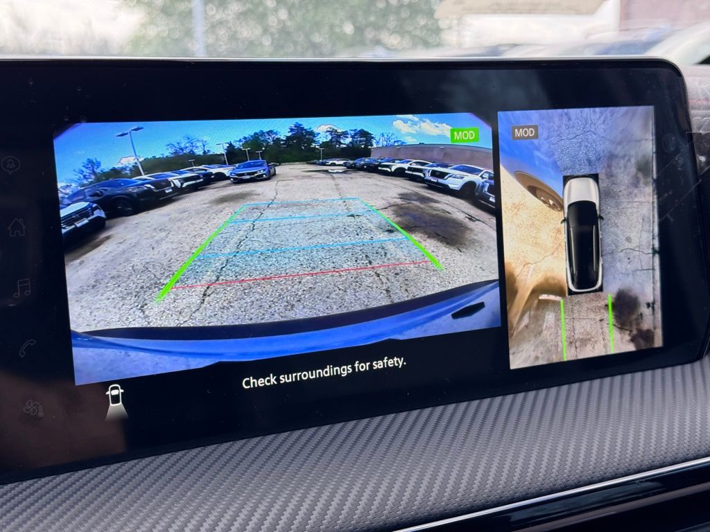 Vehicle image 12 of 26