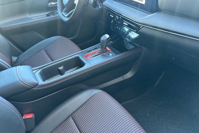 Vehicle image 15 of 20