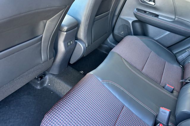 Vehicle image 8 of 20