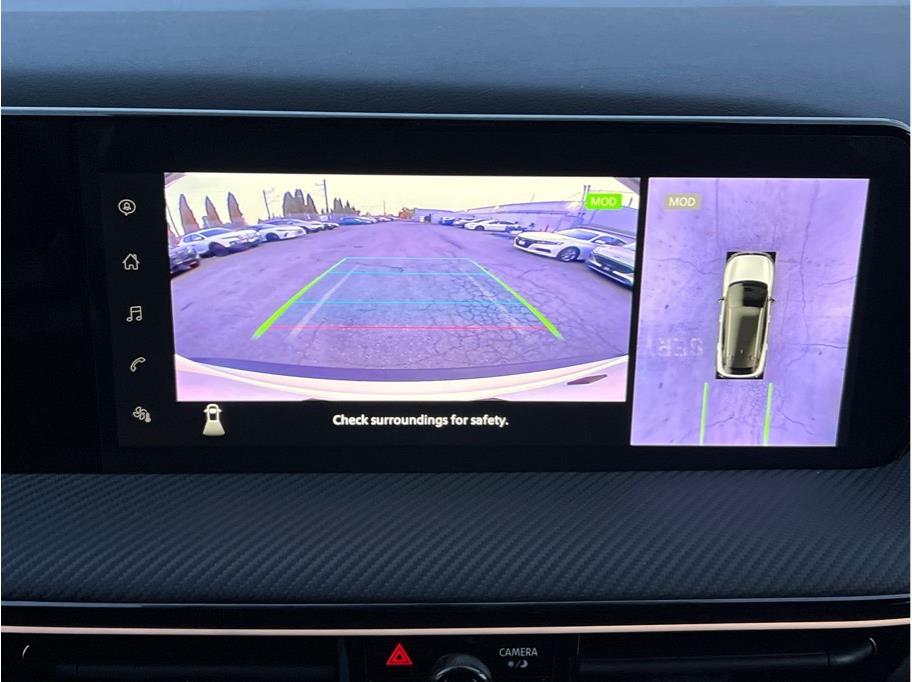Vehicle image 12 of 17