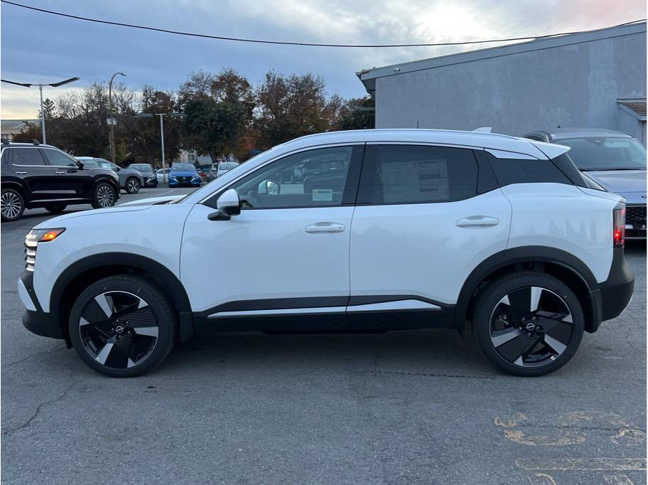 Vehicle image 7 of 17