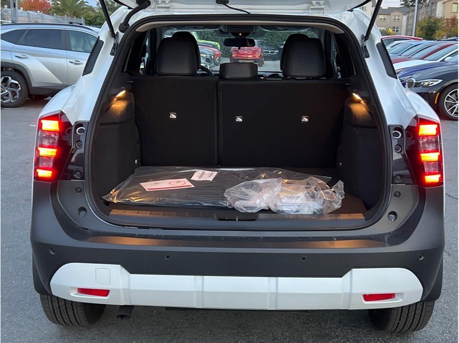 Vehicle image 5 of 17
