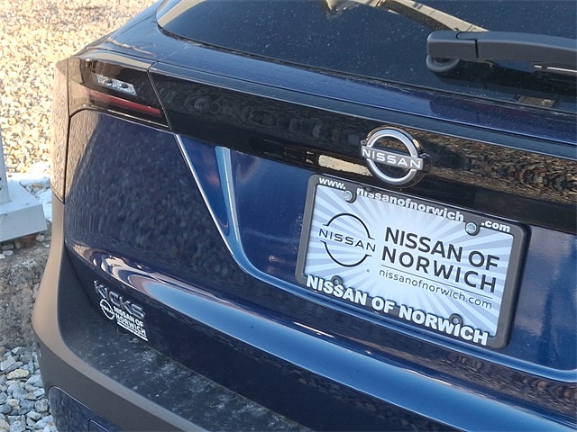 2025 Nissan Kicks SR Image 9 of 9