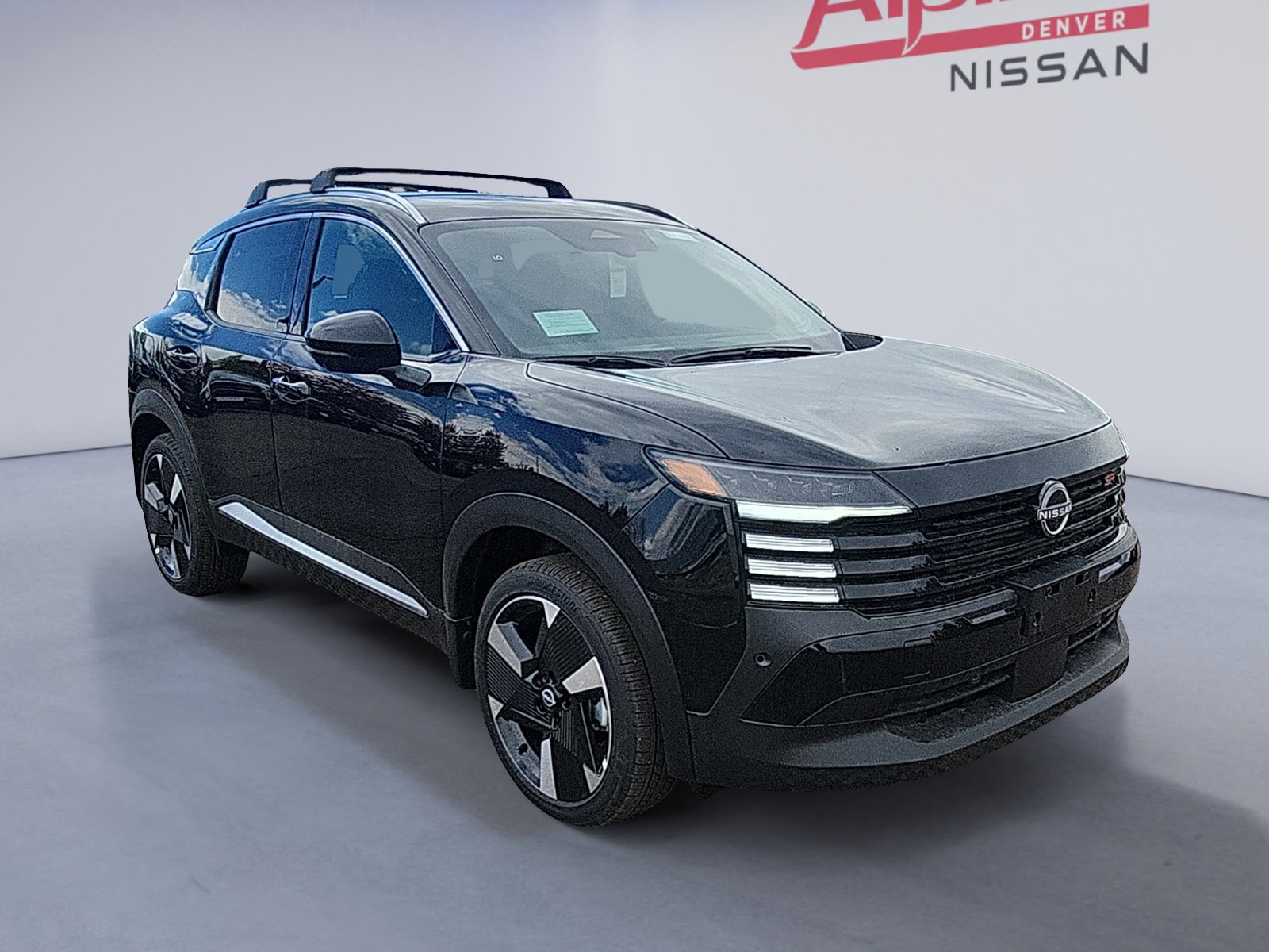 2025 Nissan Kicks SR Image 3 of 20