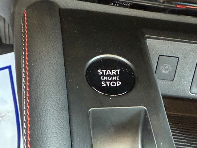 2025 Nissan Kicks SR Image 29 of 32