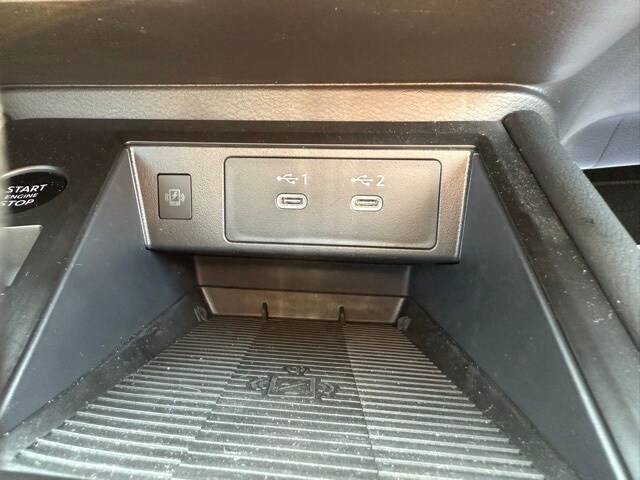 2025 Nissan Kicks SR Image 31 of 32