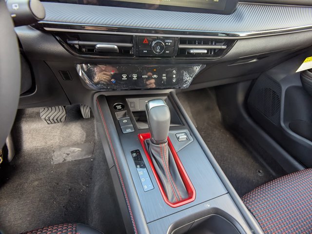 Vehicle image 13 of 26