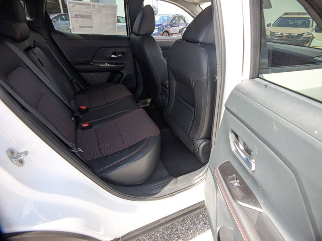 Vehicle image 8 of 26