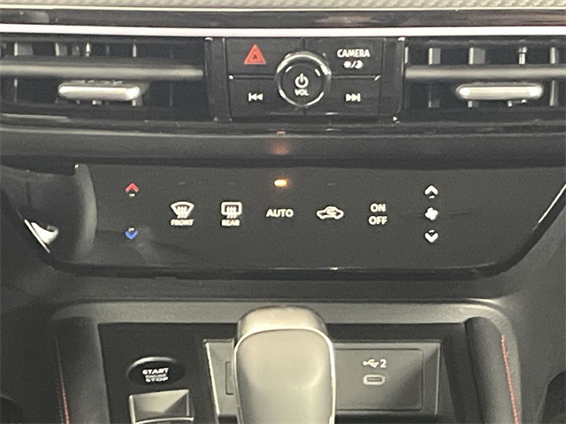 Vehicle image 18 of 25