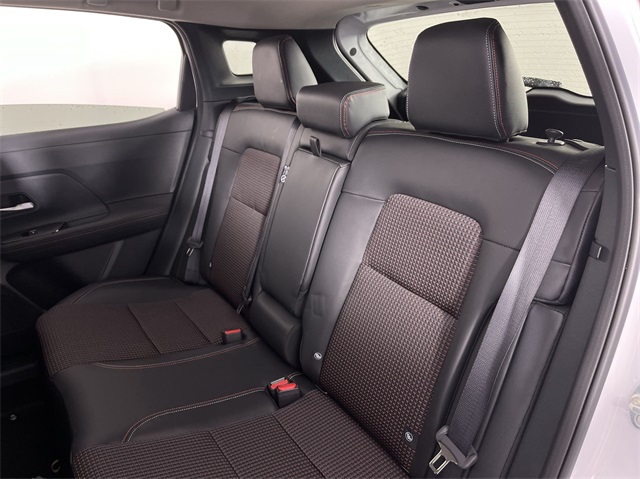 Vehicle image 22 of 25