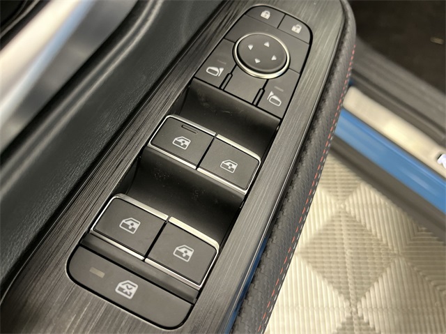 Vehicle image 13 of 25