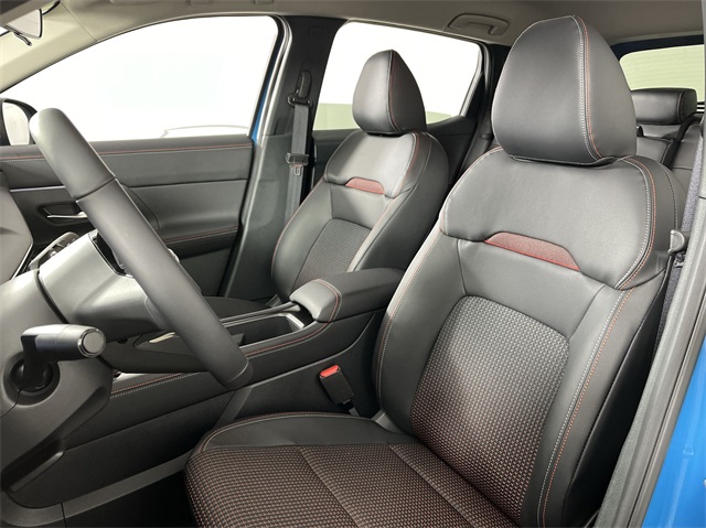 Vehicle image 11 of 25