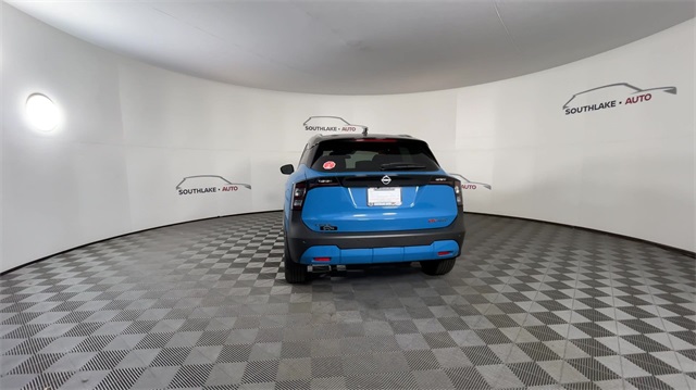 Vehicle image 7 of 25