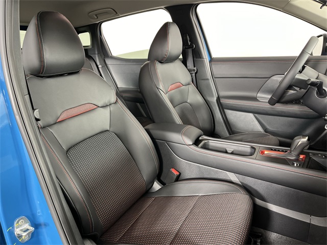 Vehicle image 23 of 25