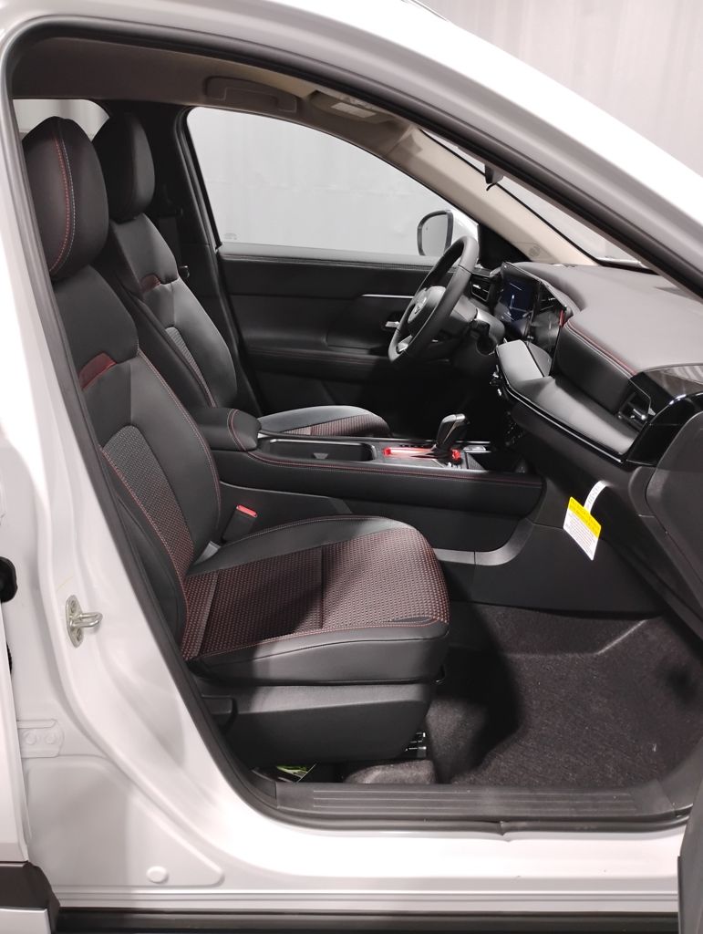 Vehicle image 12 of 39