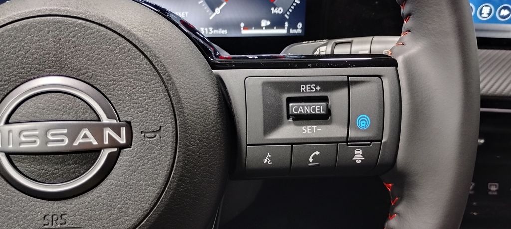Vehicle image 28 of 39