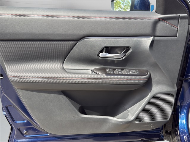 2025 Nissan Kicks SR Image 20 of 31