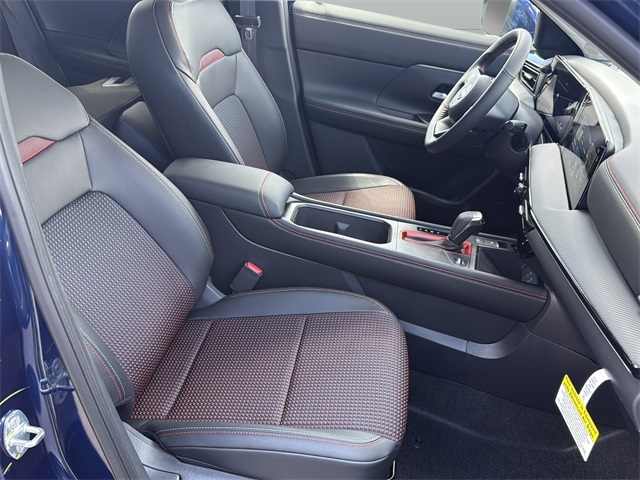 2025 Nissan Kicks SR Image 12 of 31