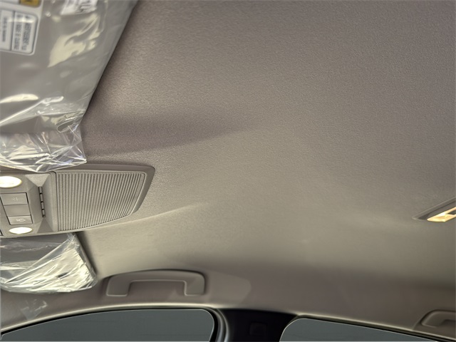 2025 Nissan Kicks SR Image 28 of 31