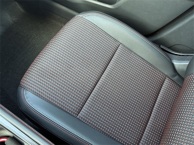 2025 Nissan Kicks SR Image 27 of 31