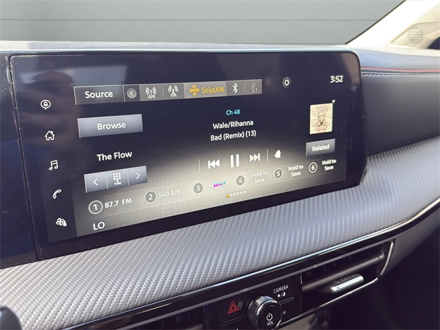 2025 Nissan Kicks SR Image 17 of 31