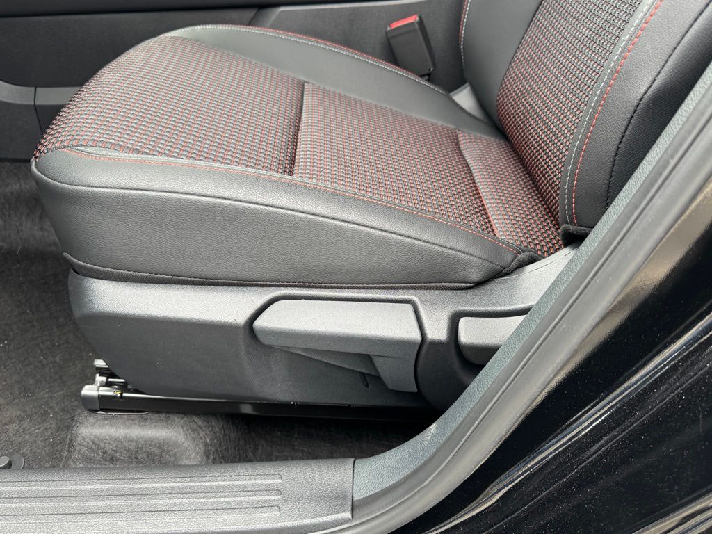 Vehicle image 15 of 22