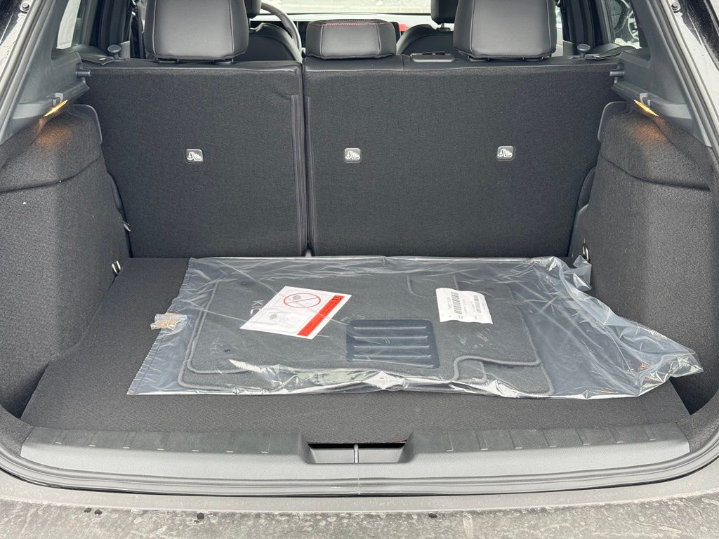 Vehicle image 20 of 22