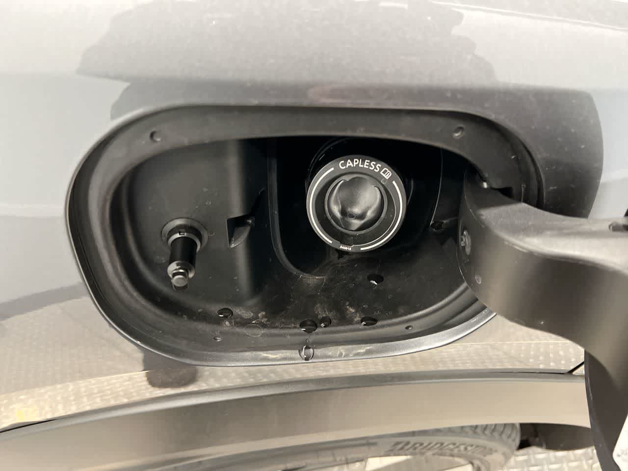 Vehicle image 23 of 26
