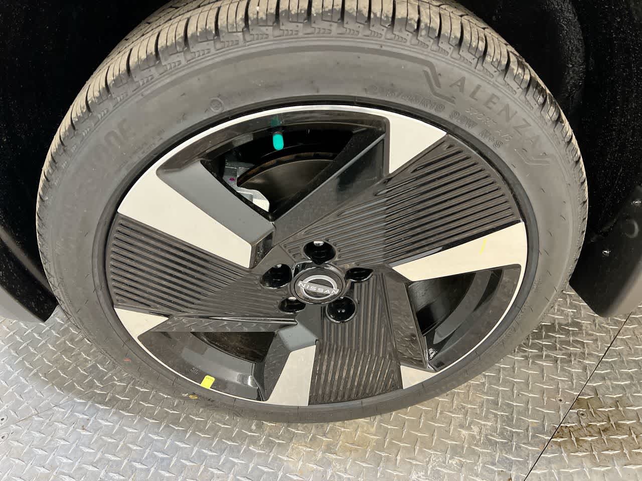 Vehicle image 10 of 26