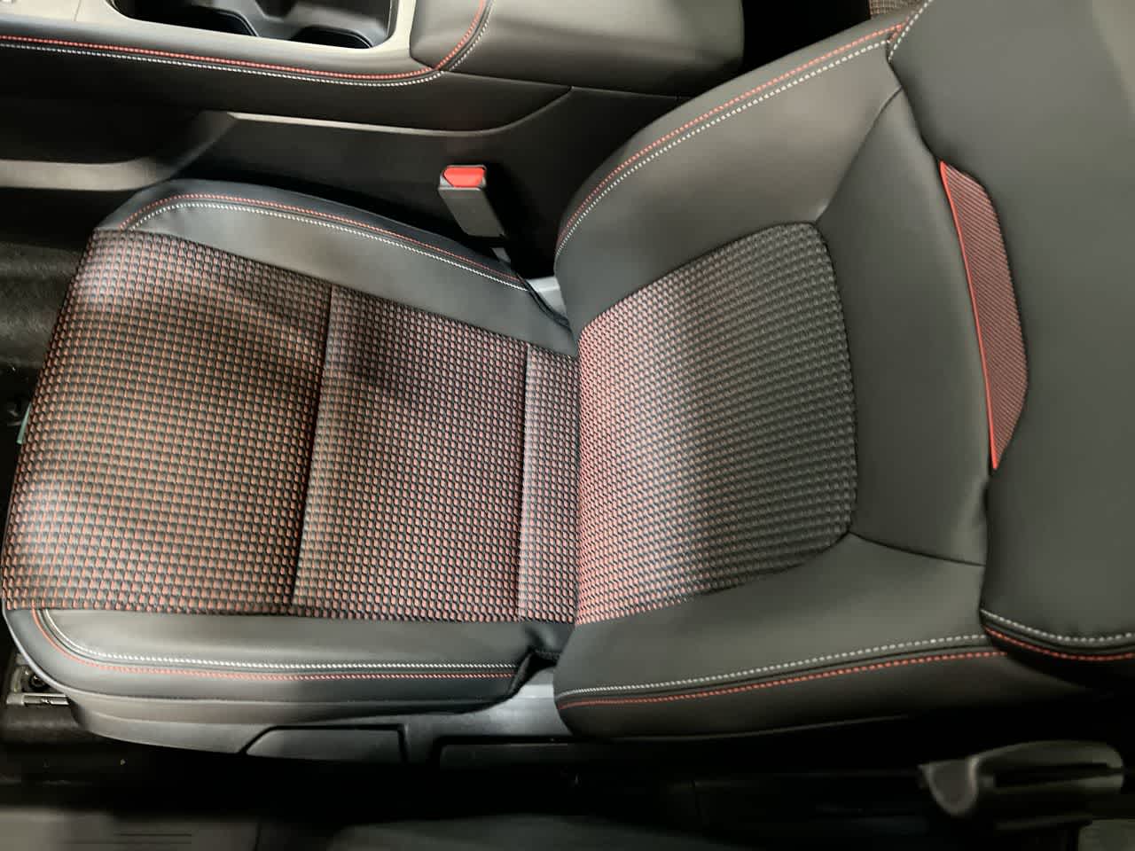 Vehicle image 11 of 26