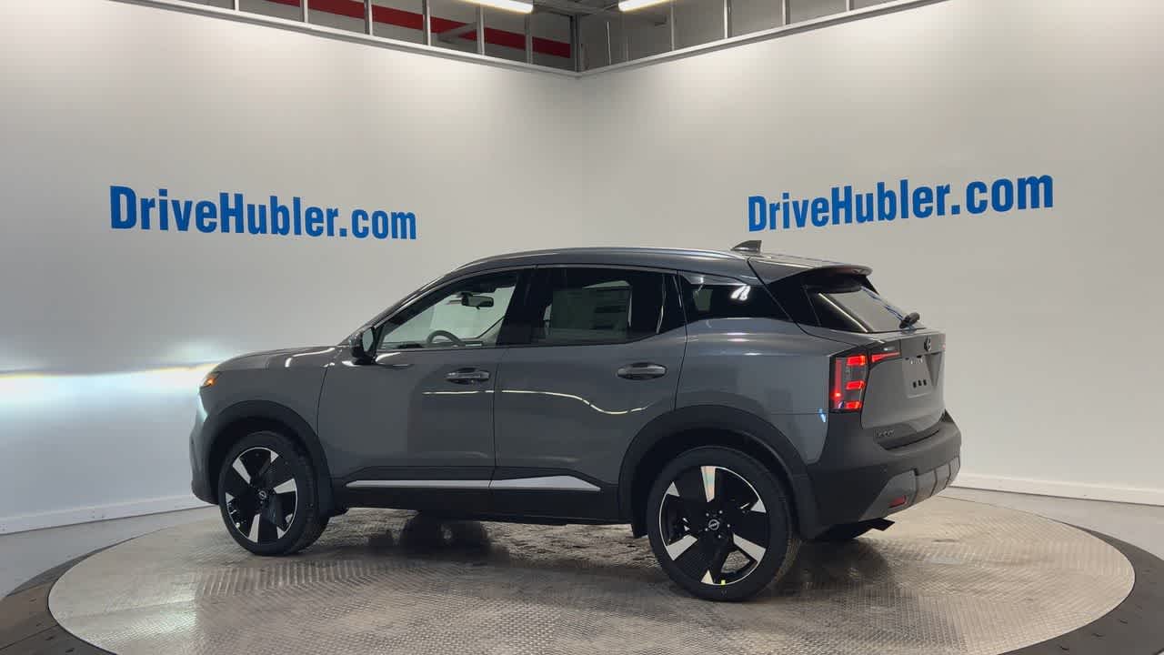 Vehicle image 8 of 26