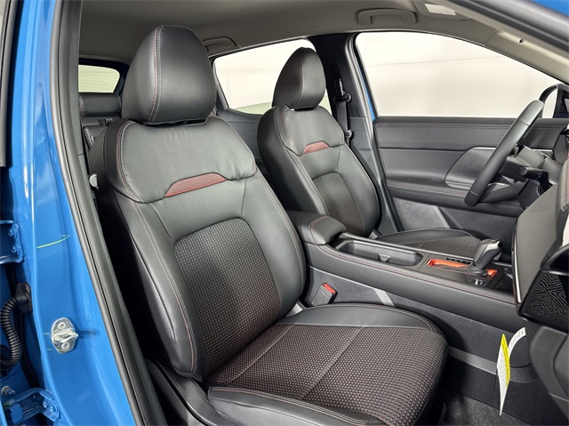 Vehicle image 23 of 25