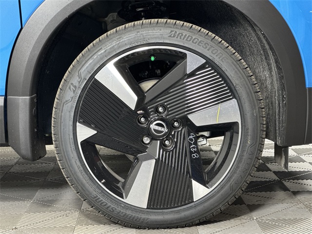 Vehicle image 10 of 25