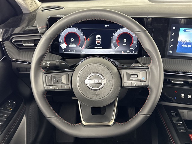 Vehicle image 14 of 25